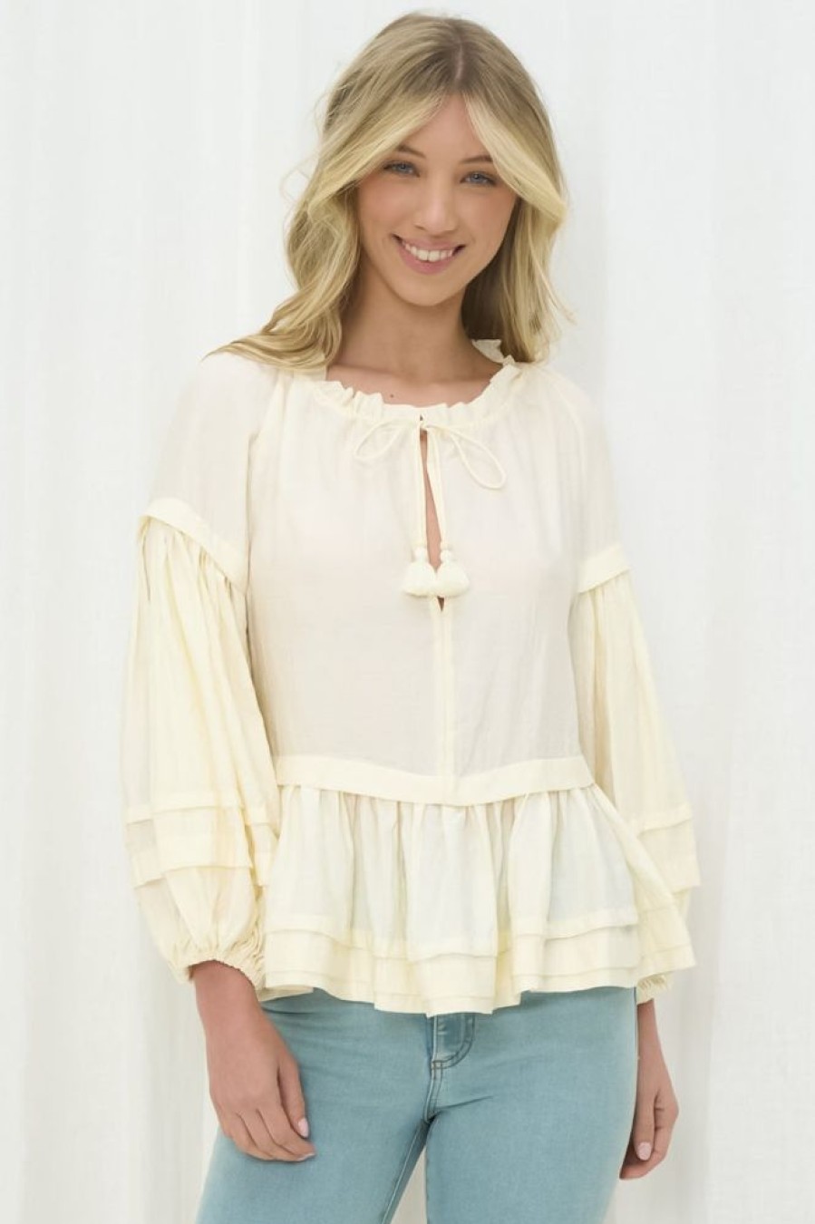 Tops Salty Crush | Miya Blouse - Cream